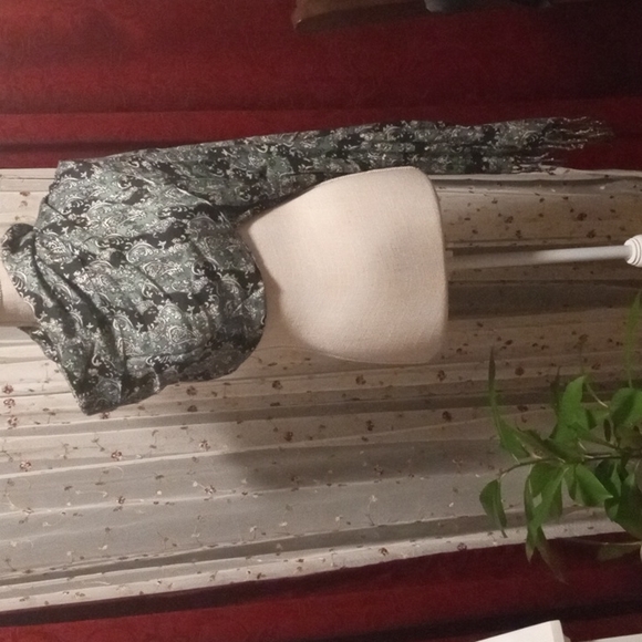 Pashmina Black White and Grey Printed Style Shawl NWT - Picture 5 of 5